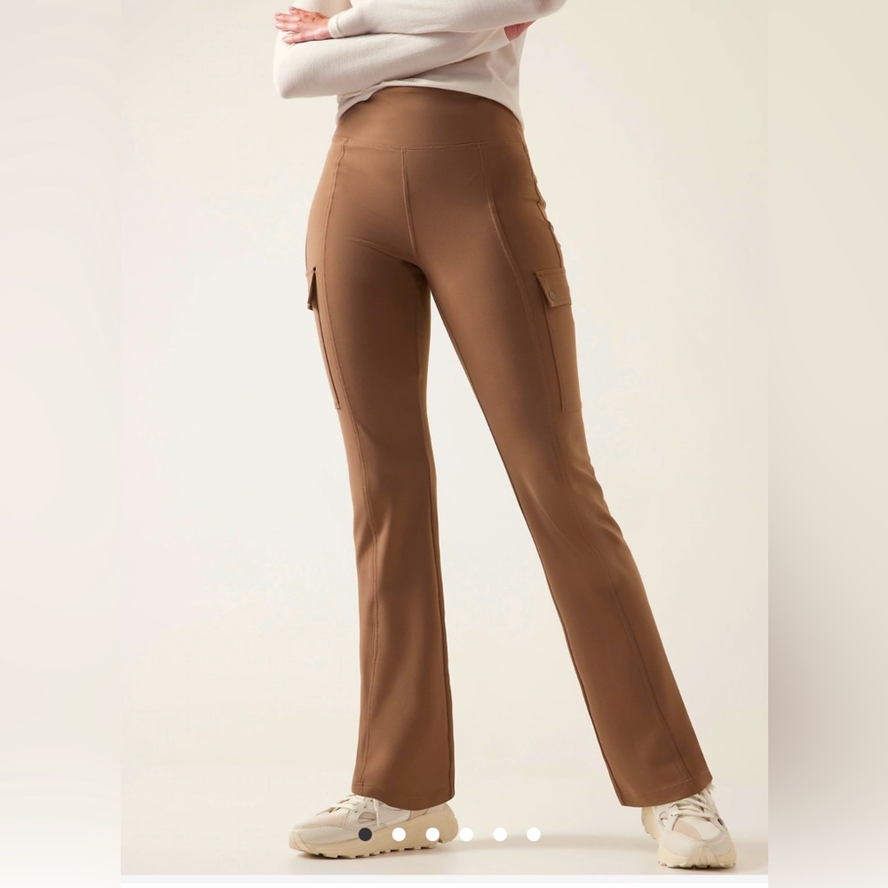 Athleta Delancey Straight Cargo Pant in rustic beige; NWOT, size XXS, never worn